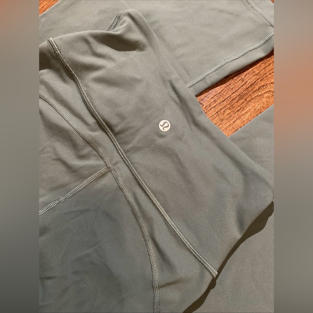 Lululemon Groove Super-High-Rise Flared Pant Nulu  Womens 4 Dark Forest - Picture 2 of 6